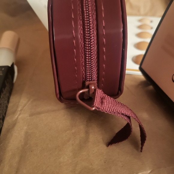 Gucci Beauty Mini Set W GUCCI CASE - Picture 7 of 9